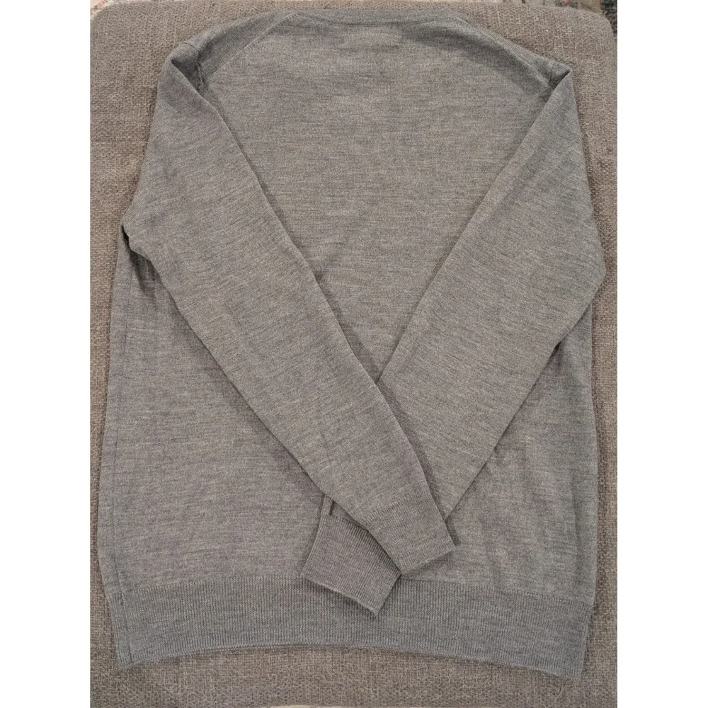 Joseph Abboud 100% Merino Wool Mens Grey  V-Neck Sweater Modern Fit Size M